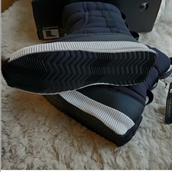 NWT Sorel Out N About Black Puffy Mid Weather Boots - Picture 5 of 7